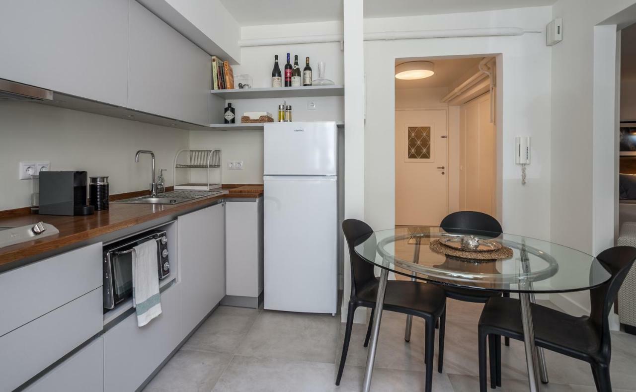 Unique Semi-Basement Stay At The Foot Of The Acropolis Athens Exterior photo