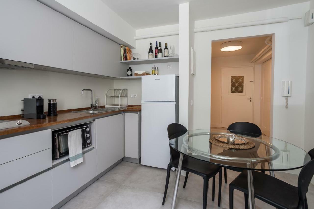 Unique Semi-Basement Stay At The Foot Of The Acropolis Athens Exterior photo
