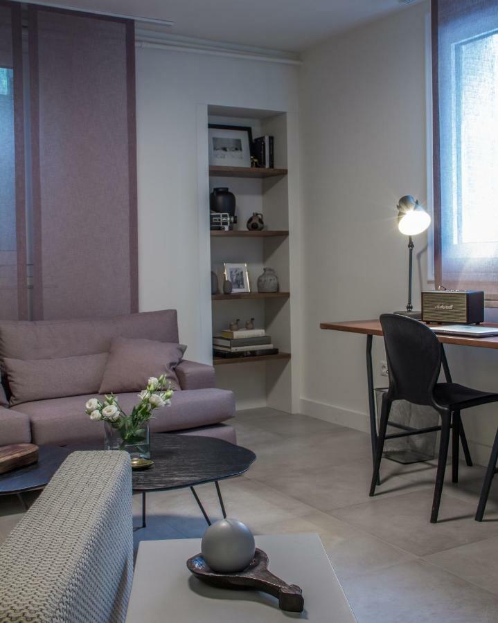 Unique Semi-Basement Stay At The Foot Of The Acropolis Athens Exterior photo